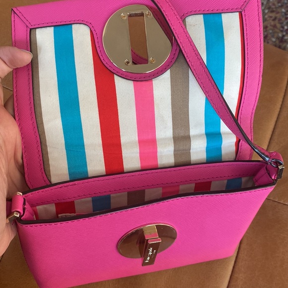 Kate spade side bag with strap (not removable) - Picture 3 of 3
